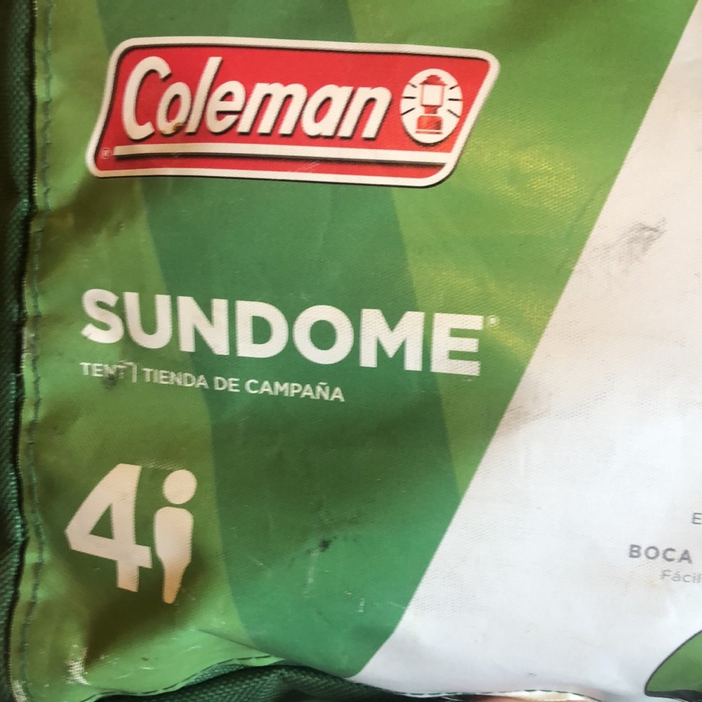 Sundome by Coleman 4 person camping tent lightweight Water resistant - Picture 9 of 10